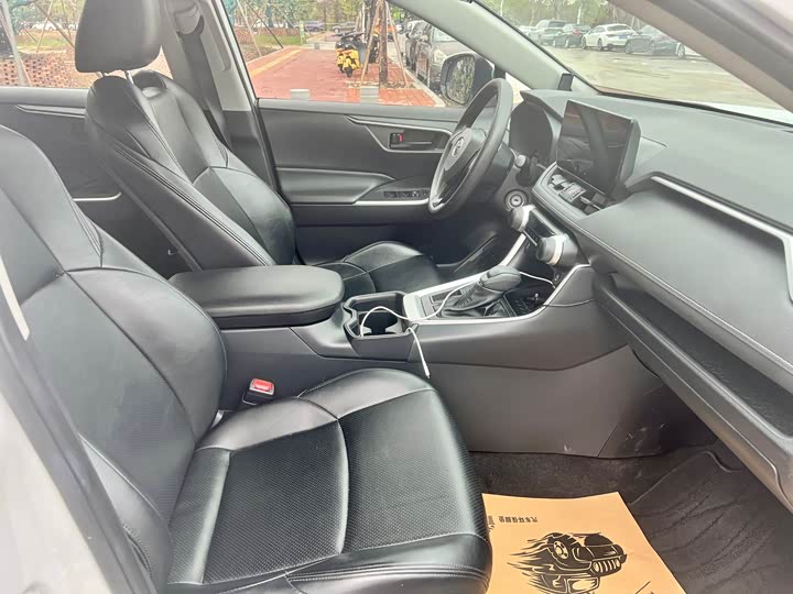 Фото 8 - Toyota Wildlander