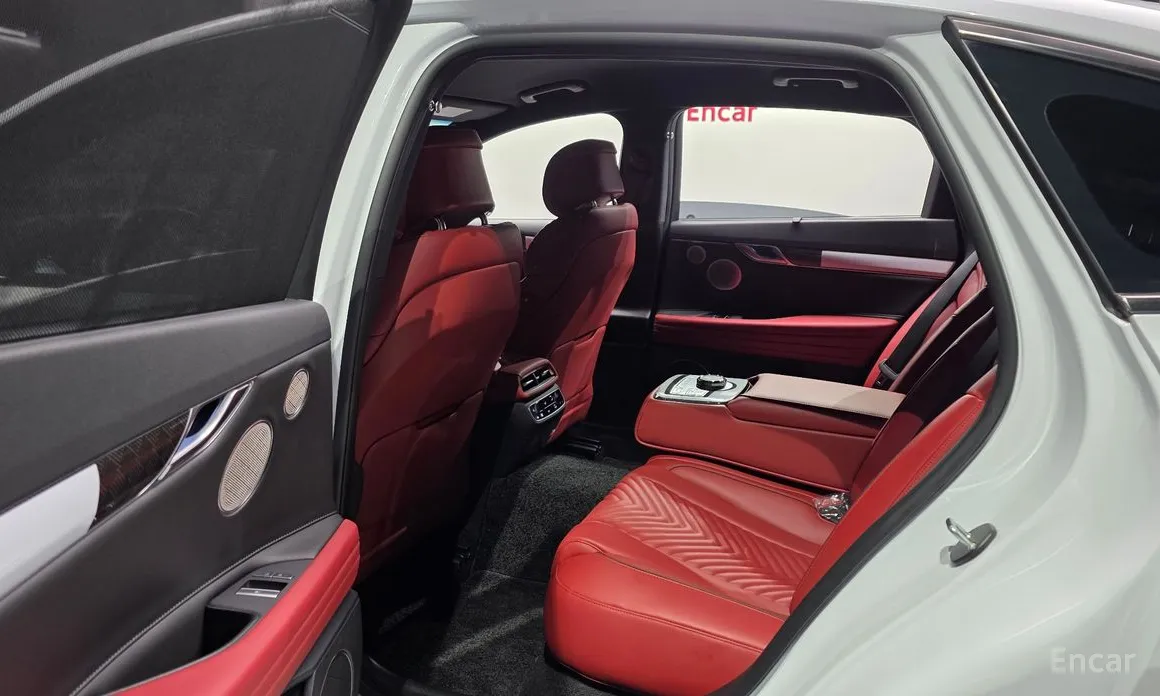 Фото 12 - Genesis G80