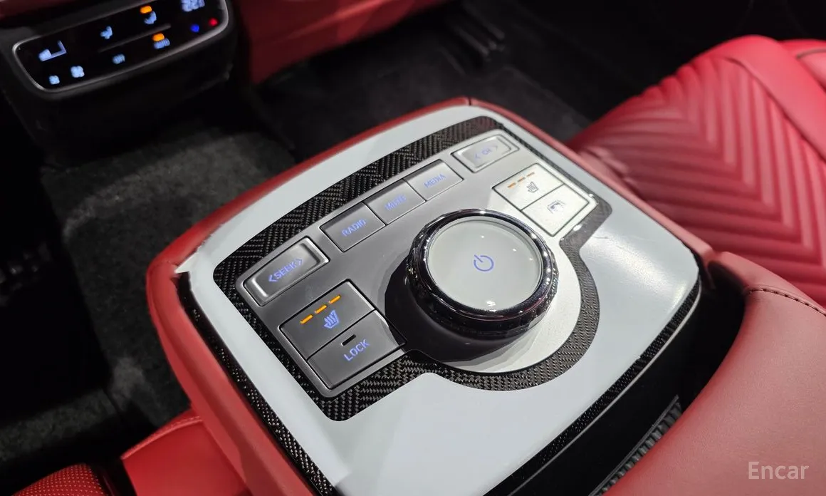 Фото 19 - Genesis G80