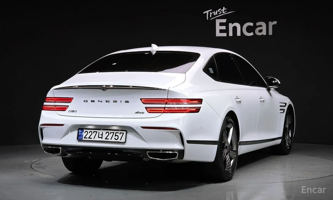 Фото 2 - Genesis G80