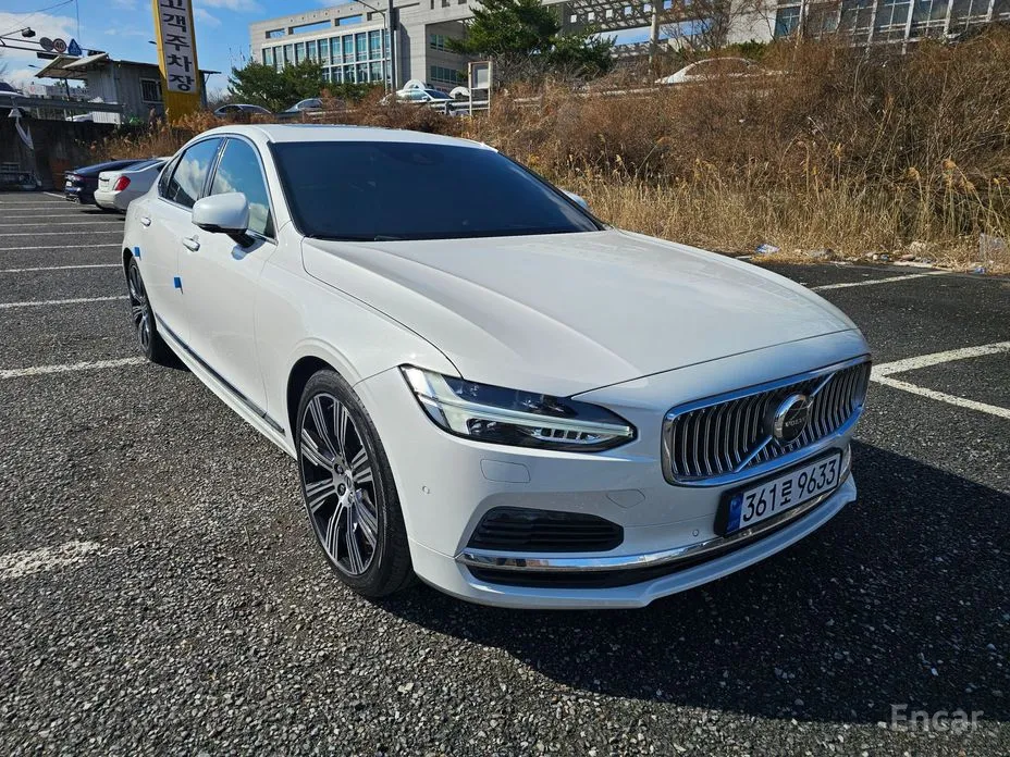 Фото 1 - Volvo S90