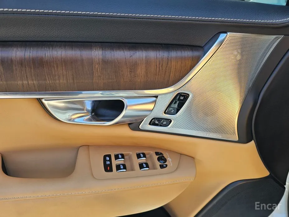 Фото 15 - Volvo S90