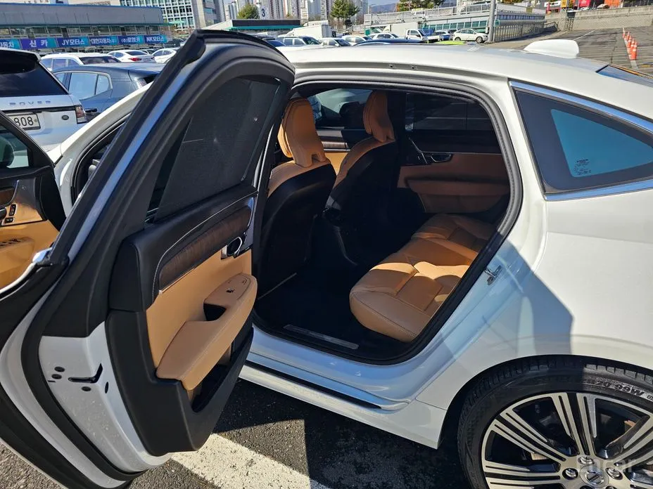 Фото 17 - Volvo S90