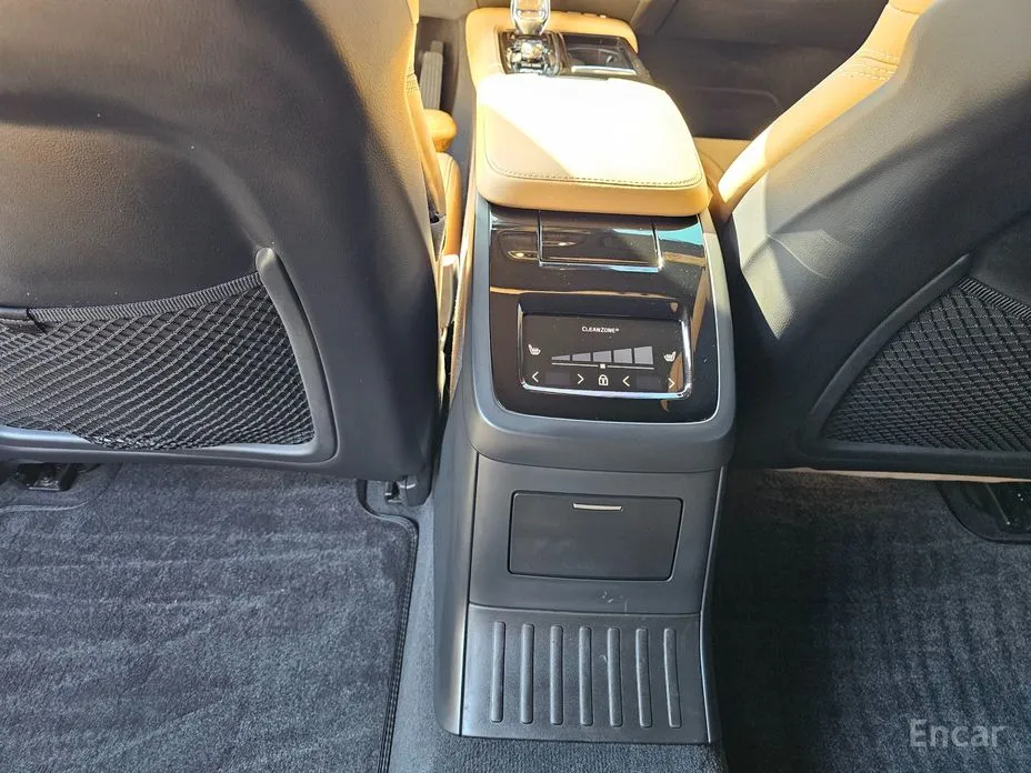 Фото 19 - Volvo S90