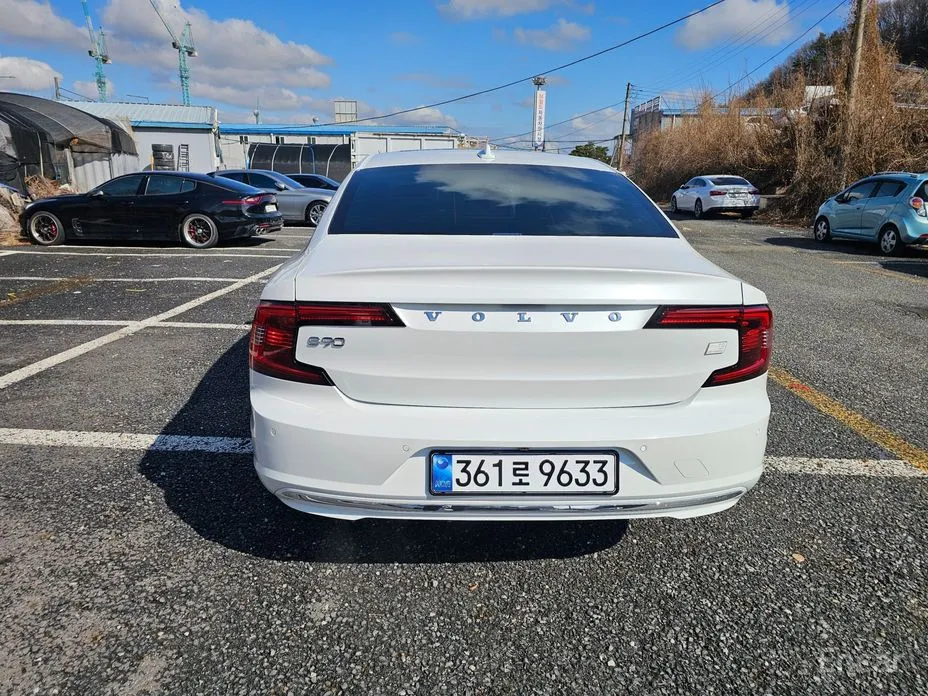 Фото 6 - Volvo S90