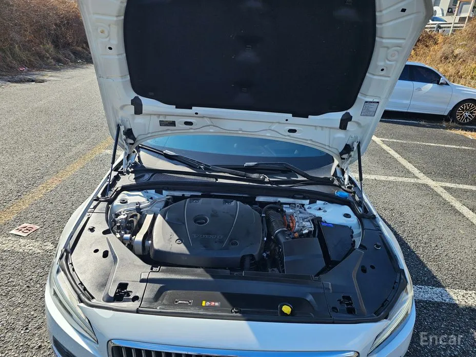 Фото 9 - Volvo S90