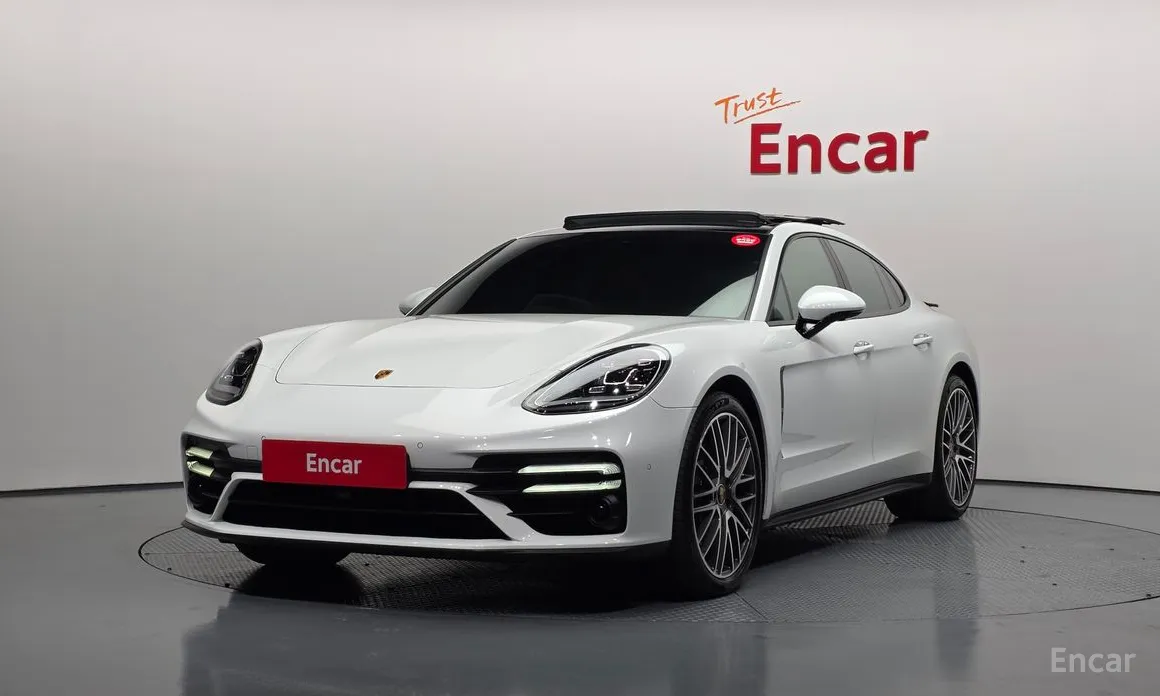 Фото 1 - Porsche Panamera