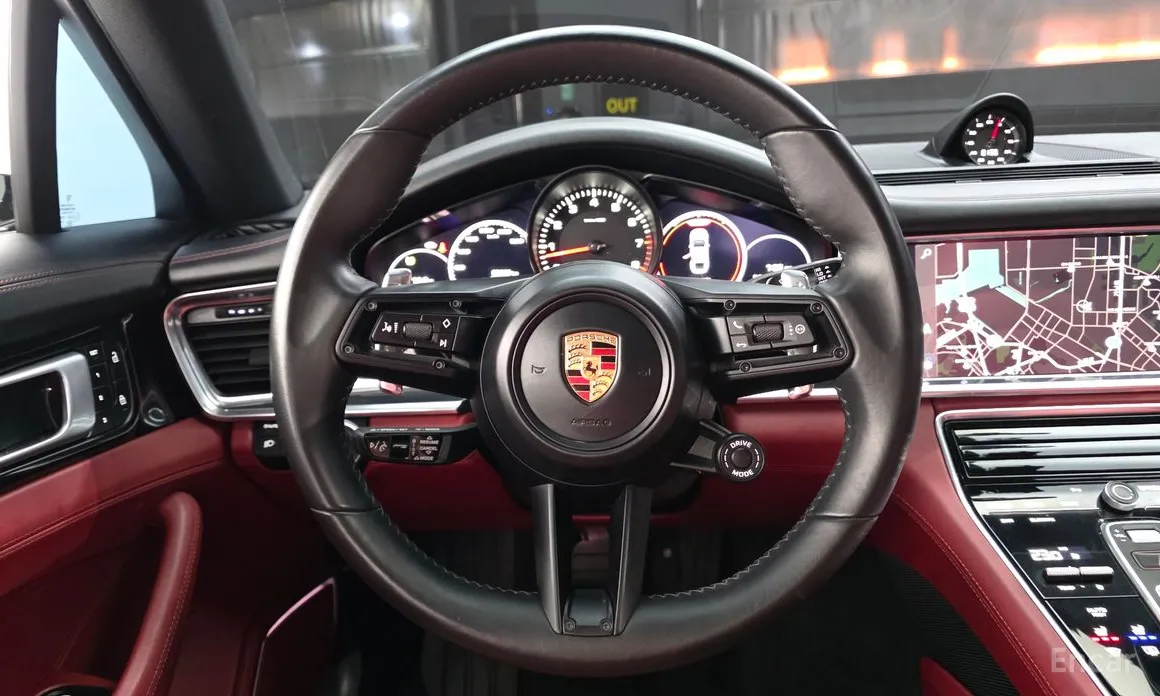 Фото 13 - Porsche Panamera