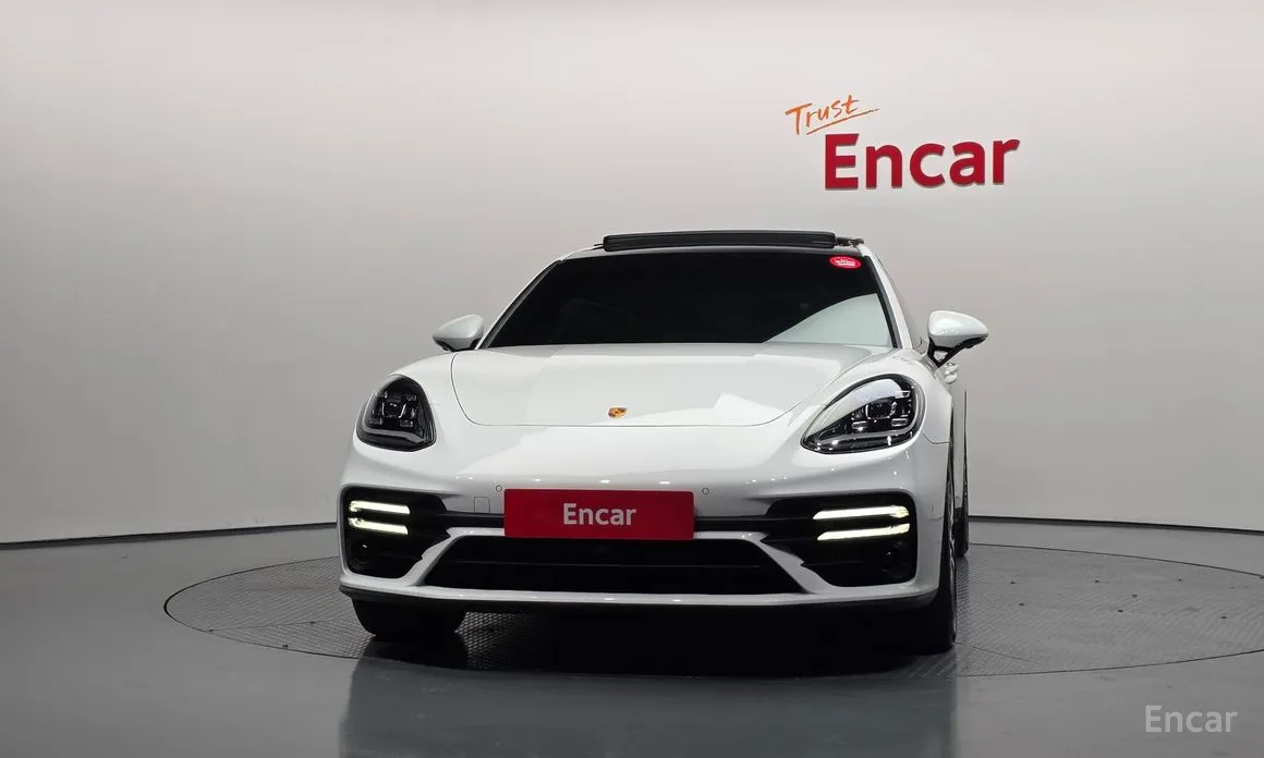 Фото 3 - Porsche Panamera