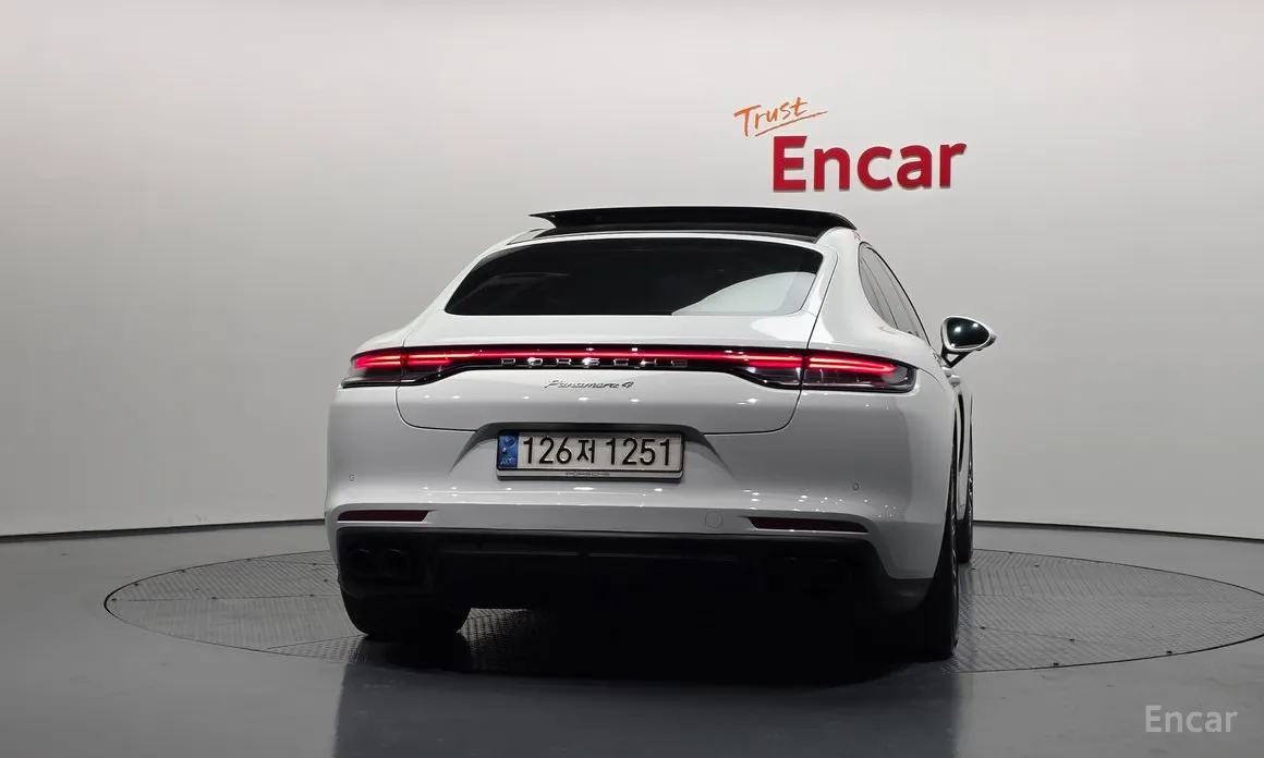 Фото 4 - Porsche Panamera