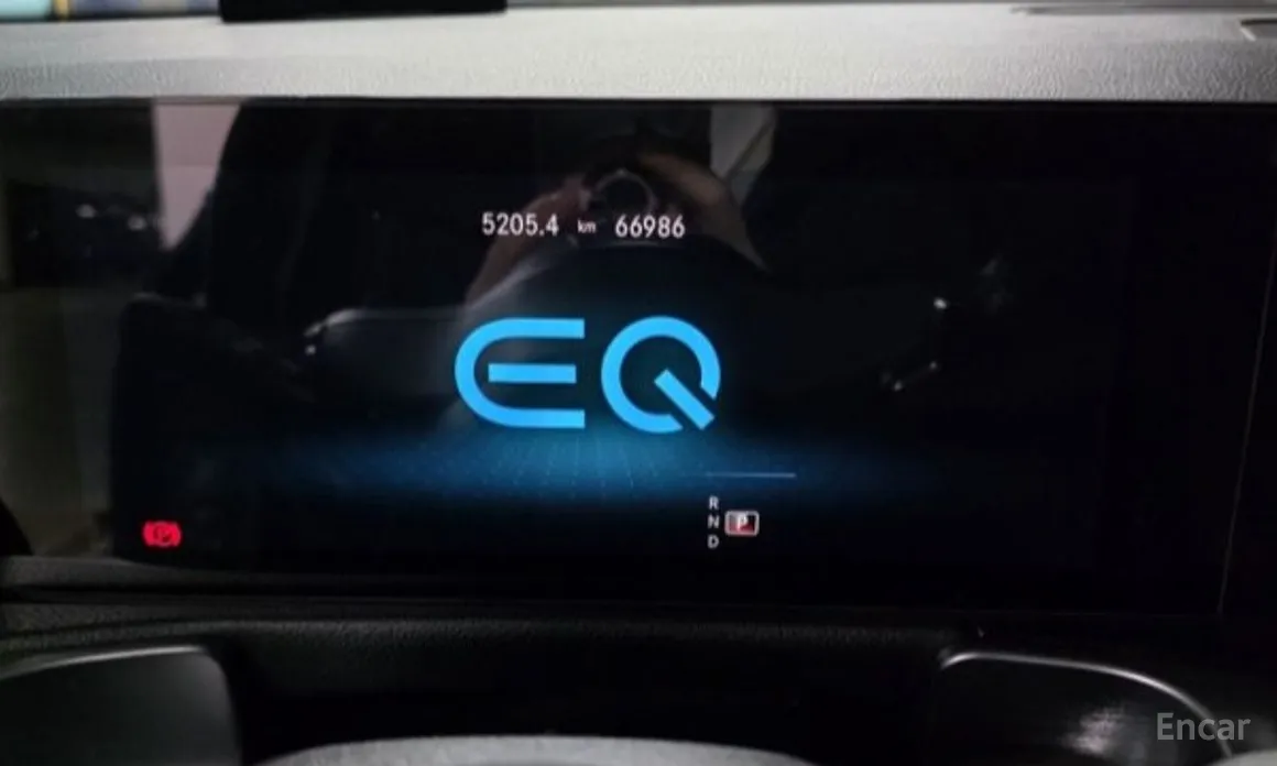 Фото 3 - Mercedes-Benz EQB