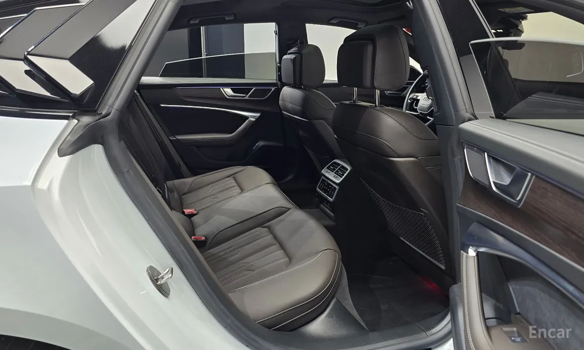 Фото 12 - Audi A7