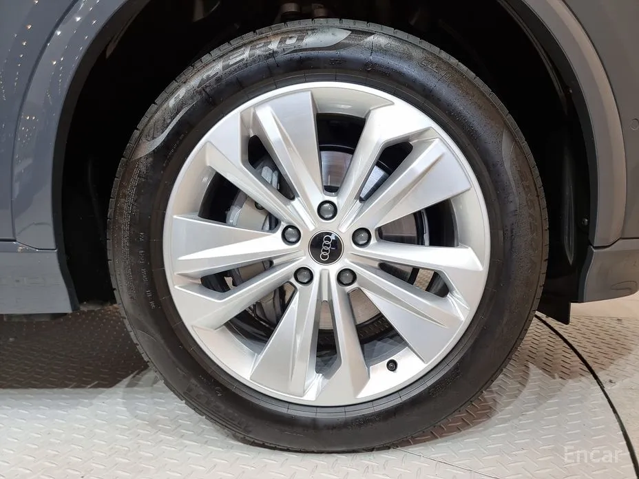 Фото 5 - Audi Q6 e-tron