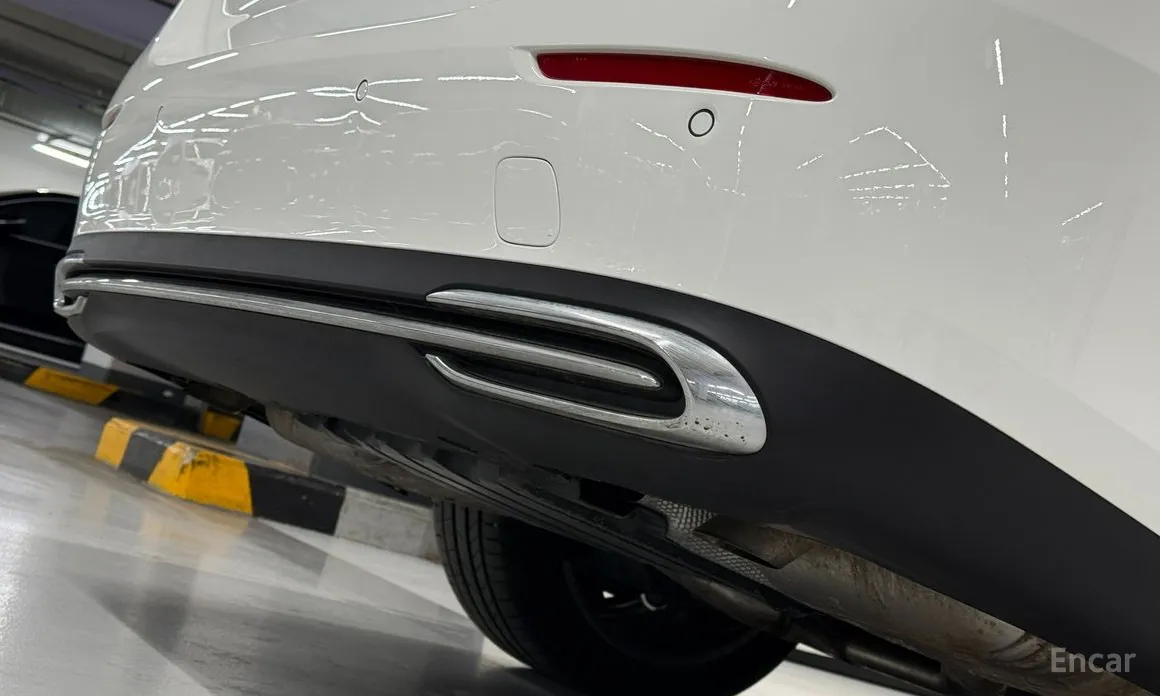 Фото 11 - Mercedes-Benz E-Class