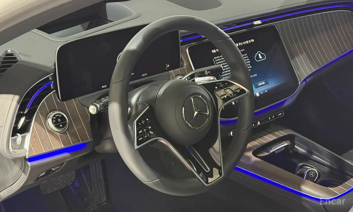 Фото 15 - Mercedes-Benz E-Class