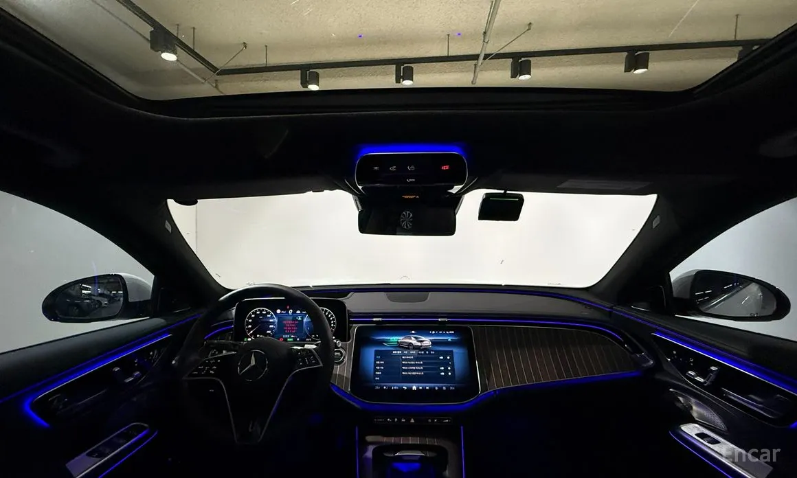 Фото 17 - Mercedes-Benz E-Class