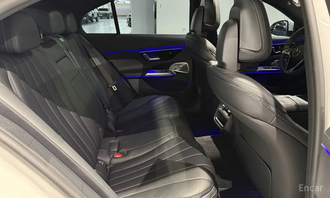 Фото 20 - Mercedes-Benz E-Class