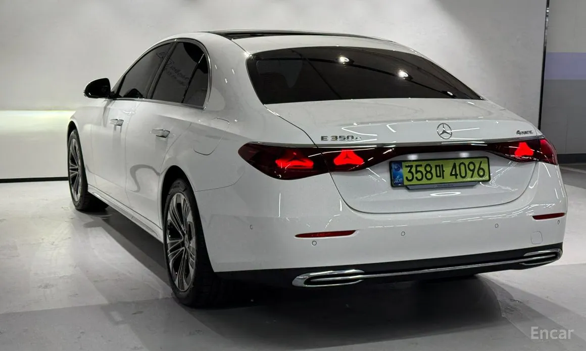 Фото 4 - Mercedes-Benz E-Class