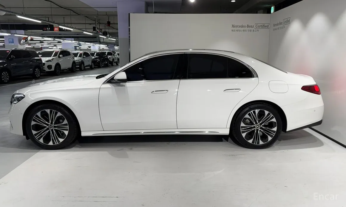 Фото 8 - Mercedes-Benz E-Class