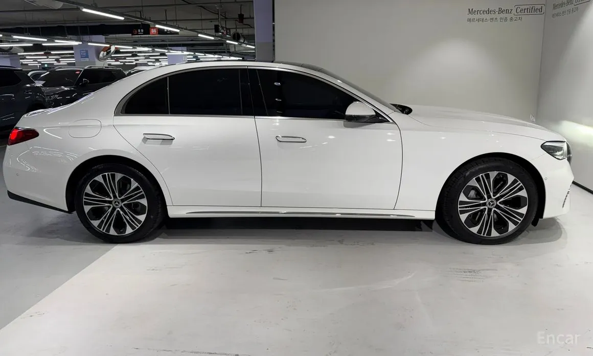 Фото 9 - Mercedes-Benz E-Class