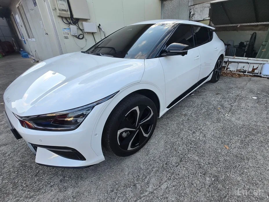 Фото 1 - Kia EV6