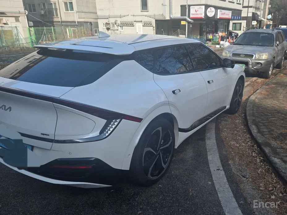 Фото 2 - Kia EV6