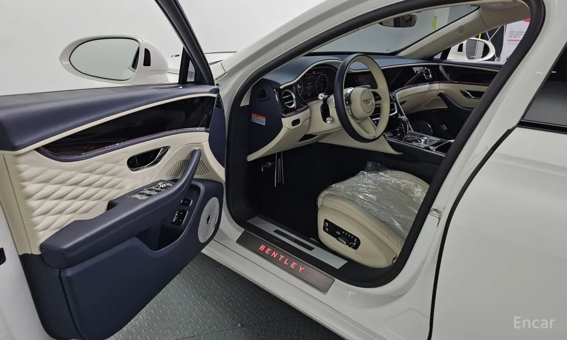 Фото 10 - Bentley Flying Spur