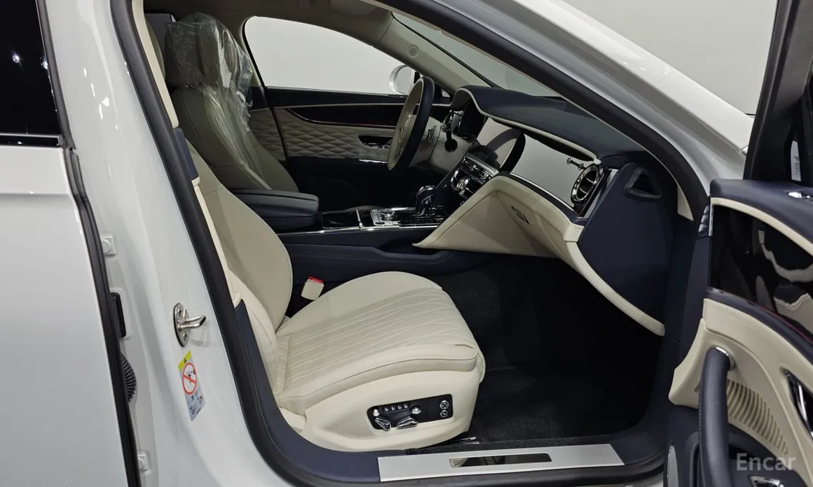 Фото 11 - Bentley Flying Spur