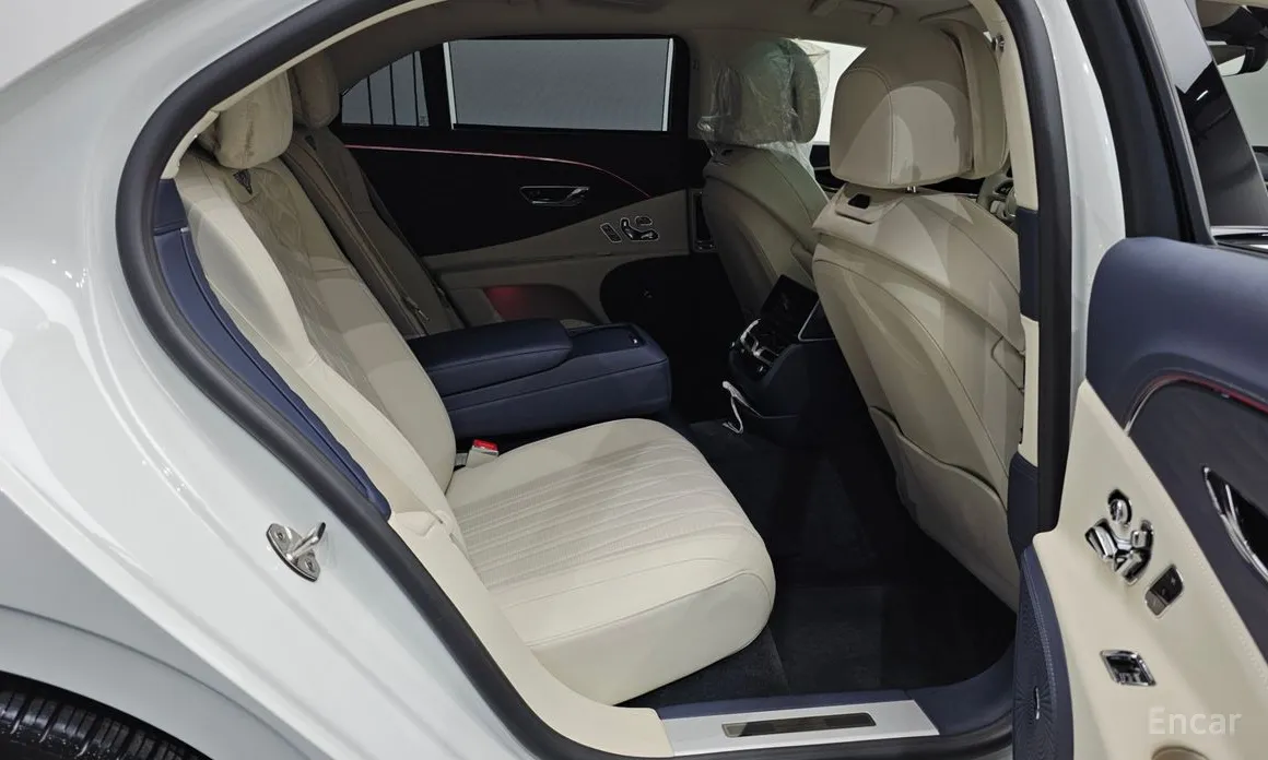 Фото 12 - Bentley Flying Spur