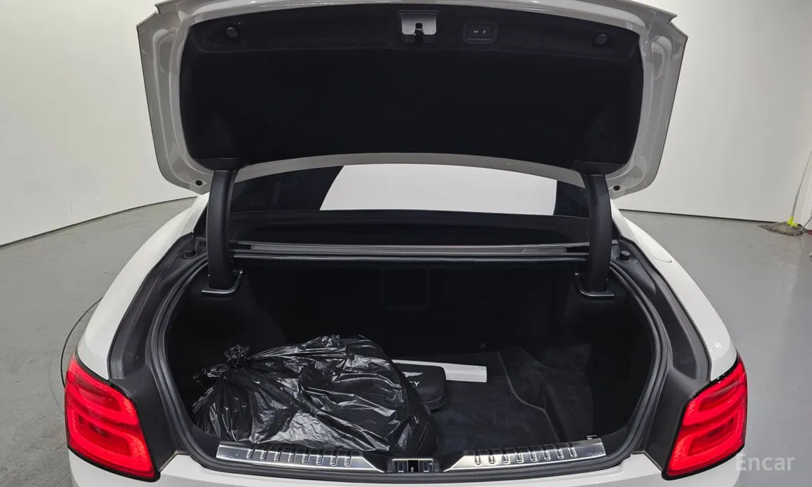 Фото 20 - Bentley Flying Spur