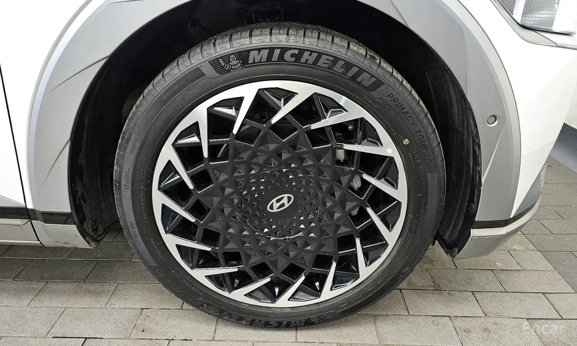 Photo 5 - Hyundai Ioniq 5