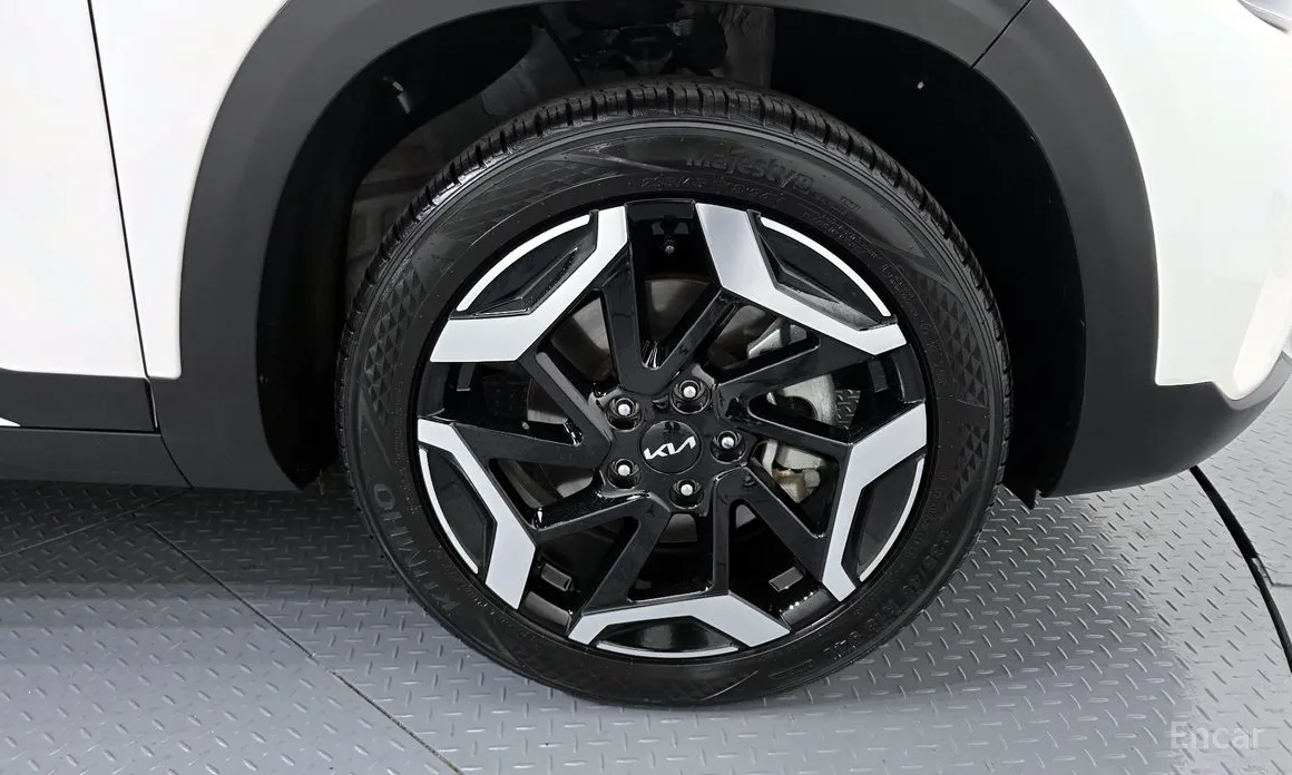 Фото 5 - Kia Seltos