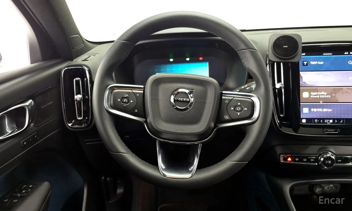 Фото 13 - Volvo C40