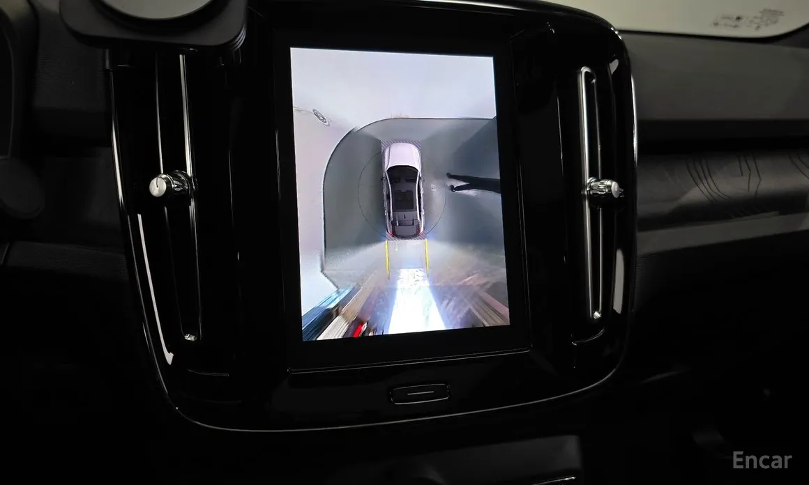 Фото 15 - Volvo C40