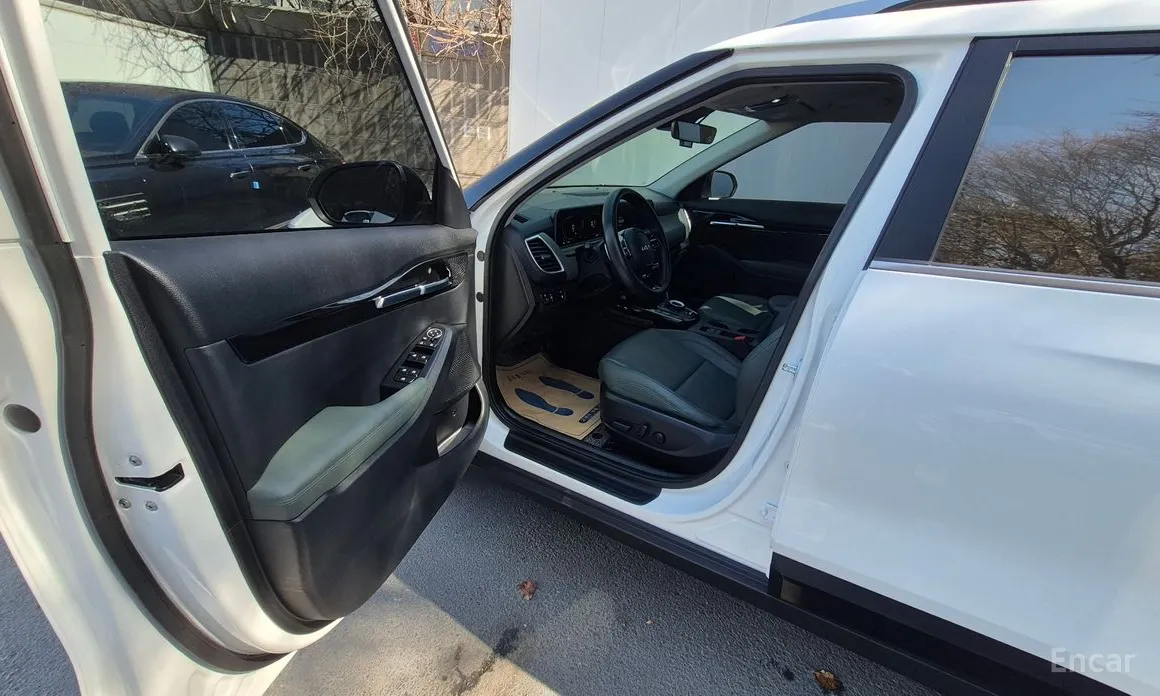 Фото 10 - Kia Seltos