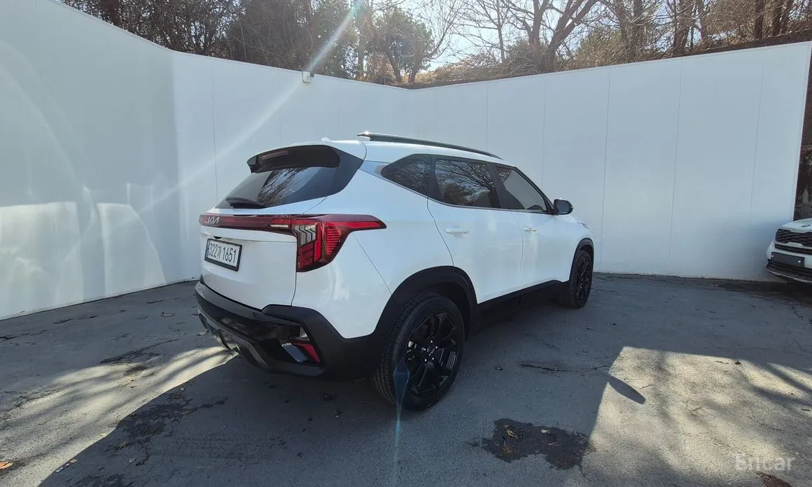 Фото 2 - Kia Seltos