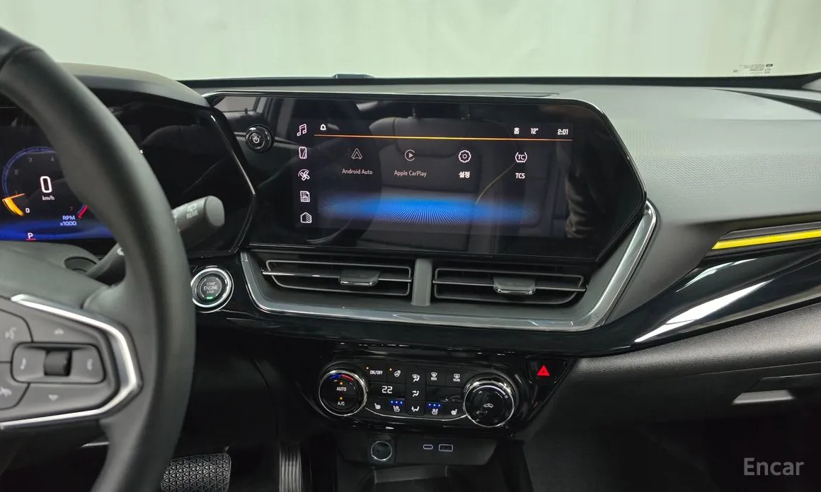 Photo 14 - Chevrolet Trax