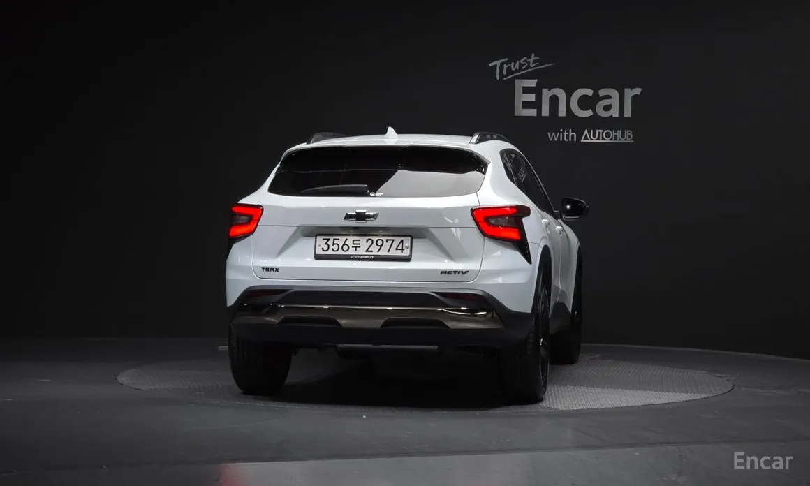 Photo 4 - Chevrolet Trax