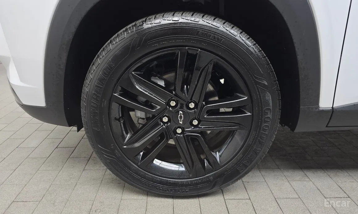 Photo 5 - Chevrolet Trax