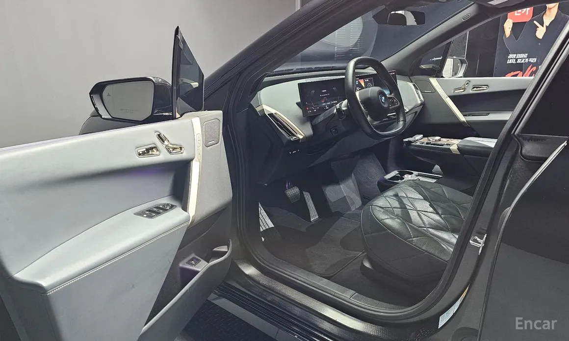 Фото 10 - BMW iX