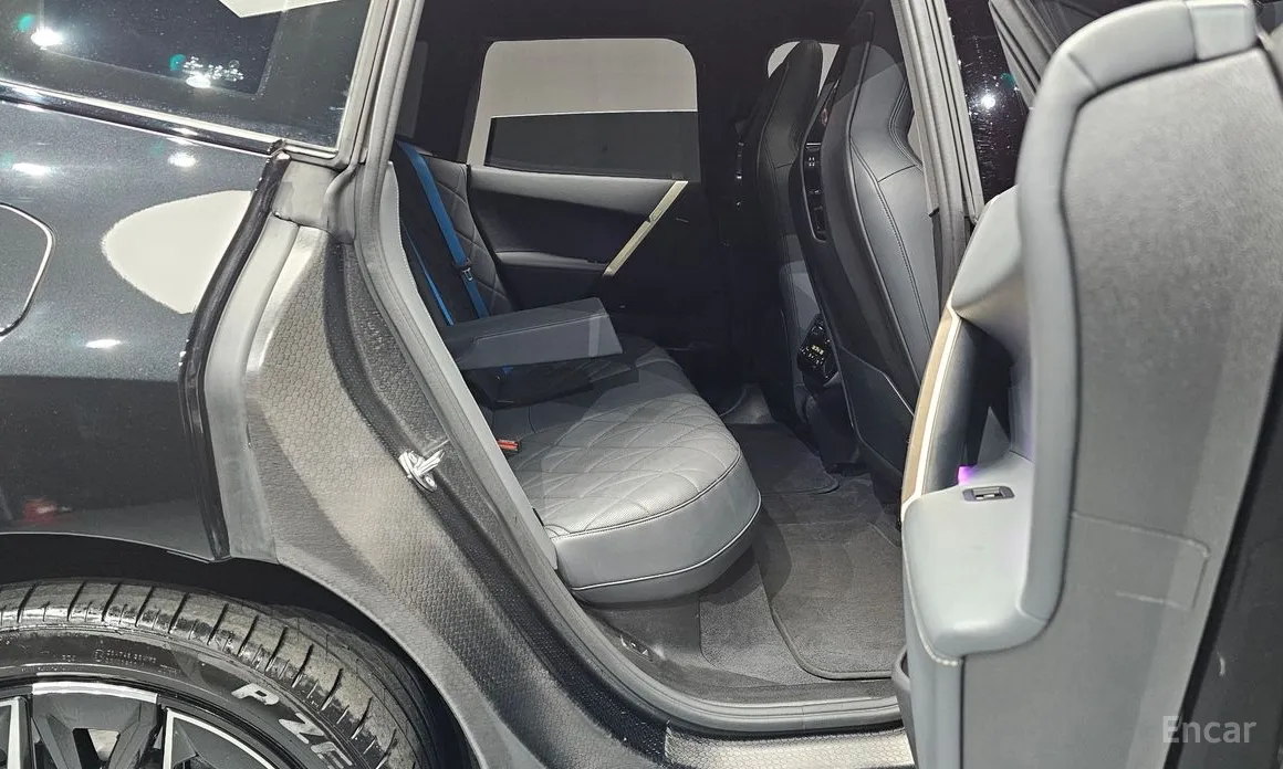 Фото 12 - BMW iX