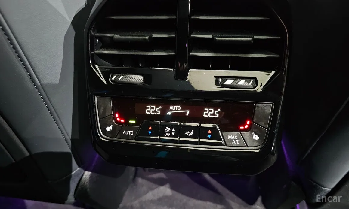 Фото 18 - BMW iX