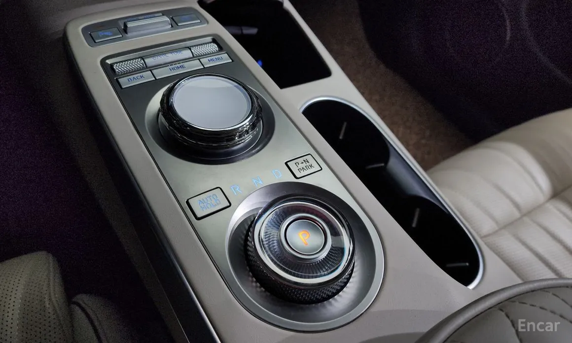 Фото 9 - Genesis GV70