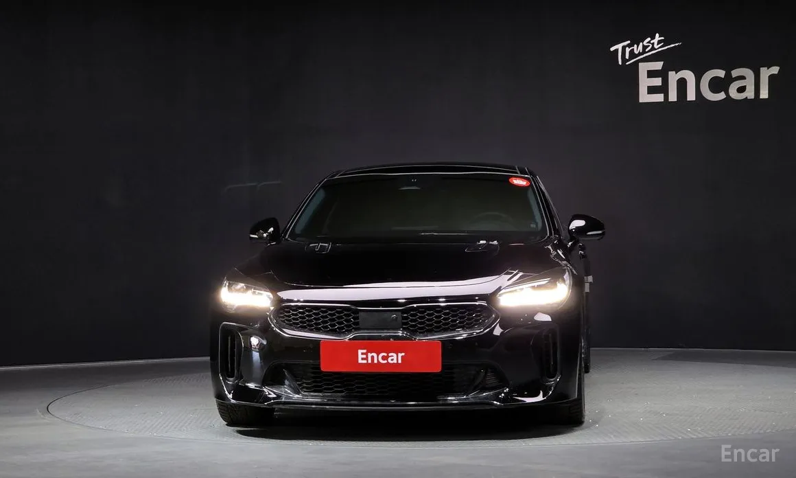 Фото 3 - Kia Stinger