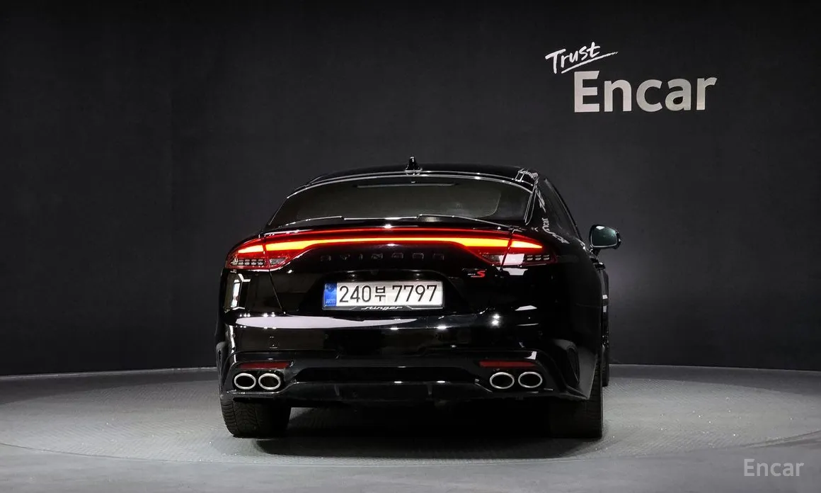 Фото 4 - Kia Stinger