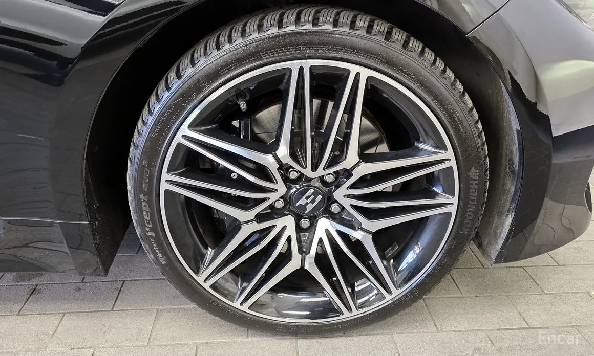 Фото 5 - Kia Stinger