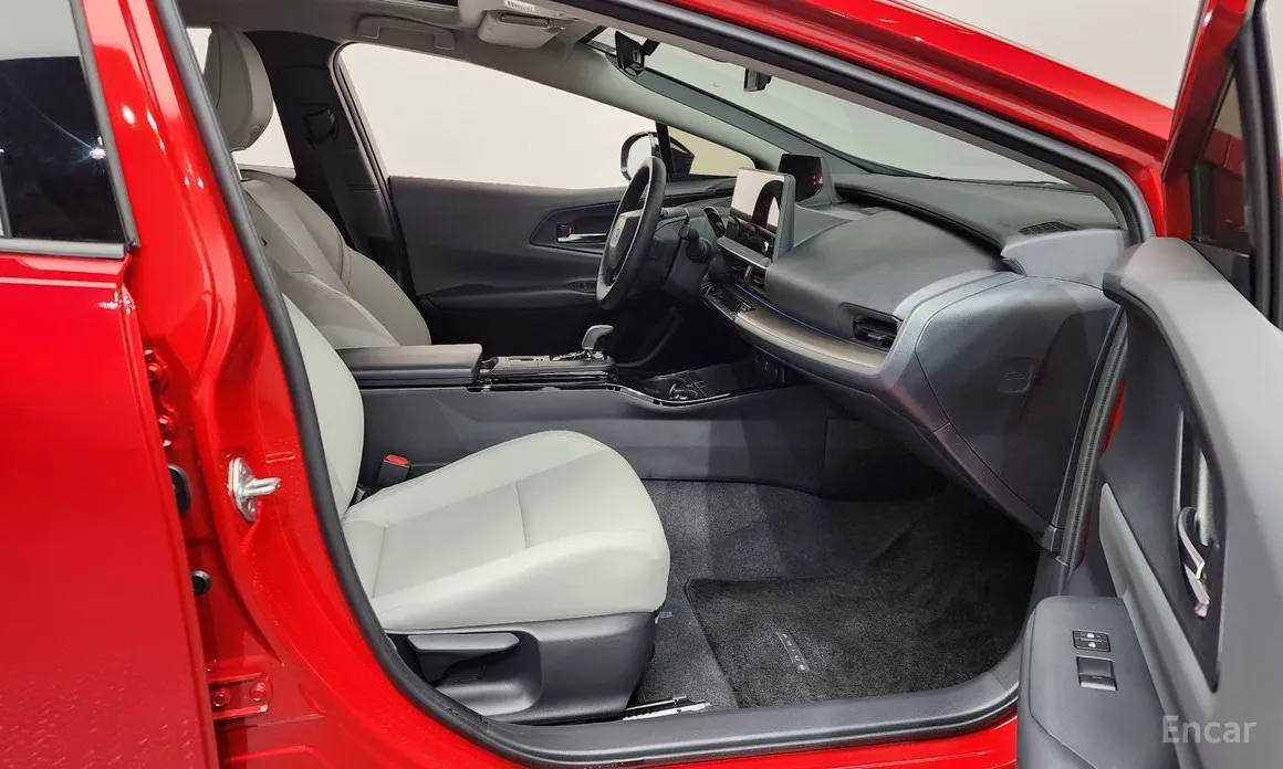 Фото 11 - Toyota Prius