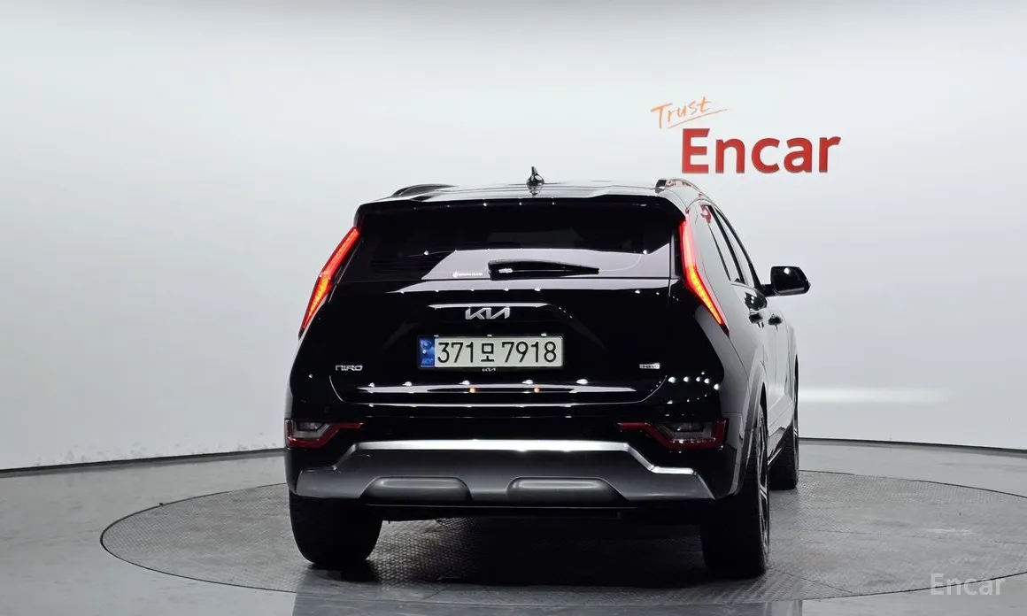 Фото 4 - Kia Niro