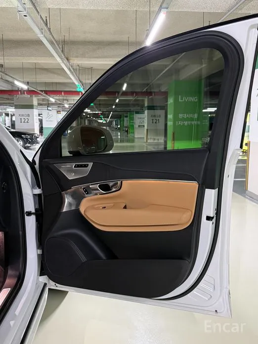 Photo 16 - Volvo XC90