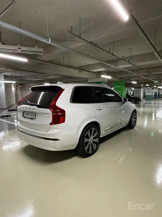 Photo 2 - Volvo XC90